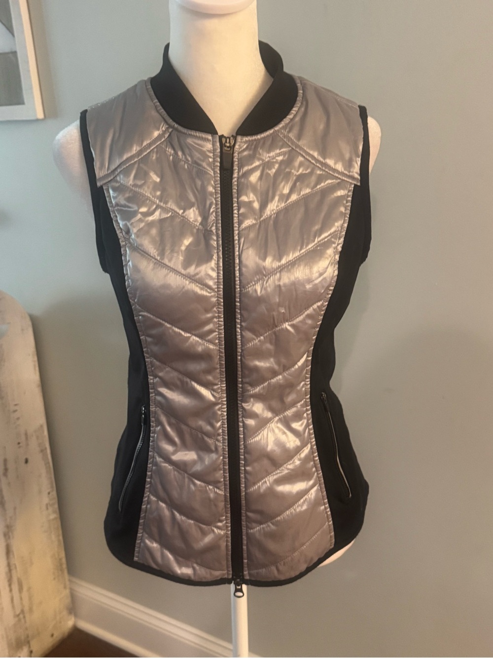 Zella Metallic Silver Quilted & Black Sleeveless Zip Vest